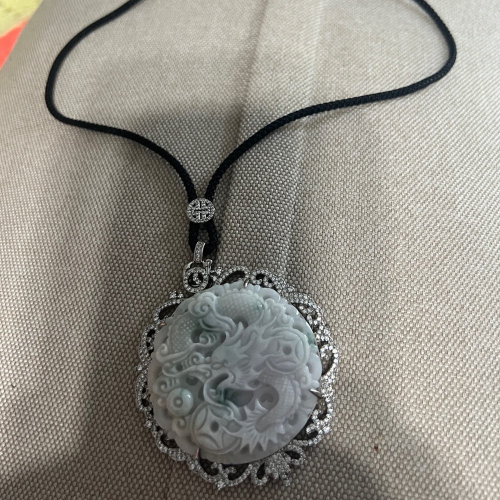 Elegant Jade Pendant Necklace